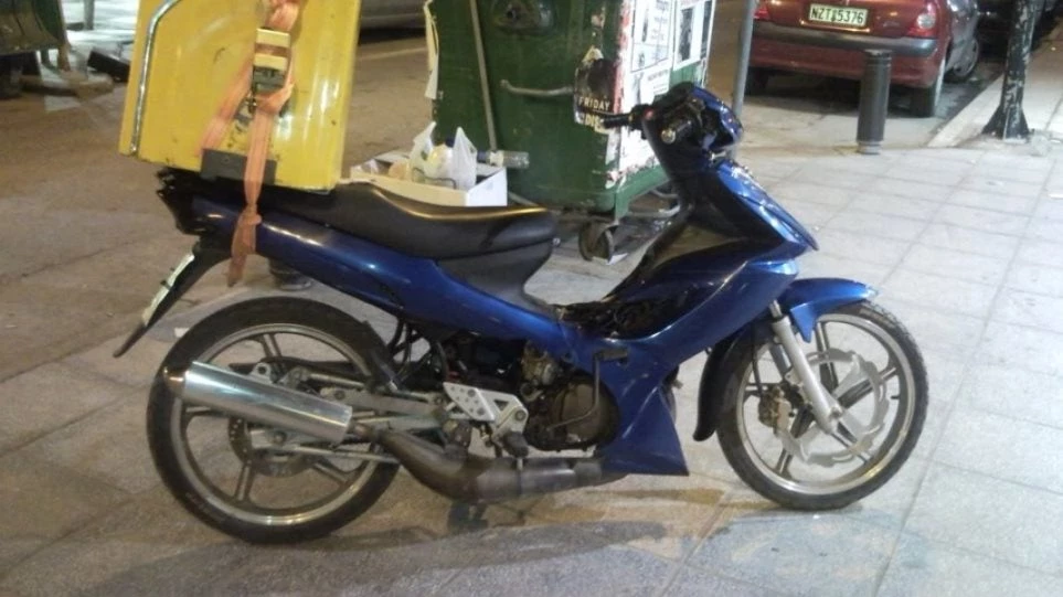 Ντελιβεράς καταγγέλλει ξυλοδαρμό από εργοδότη του -Τον χτύπησε με σιδερογροθιά στο πρόσωπο